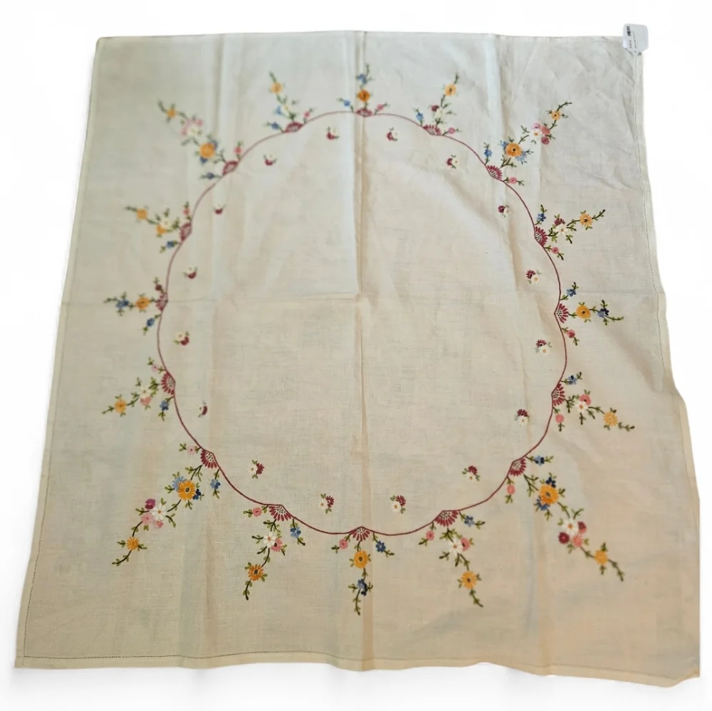NWT Vintage Irish Linen Hand-Embroidered Floral Tablecloth